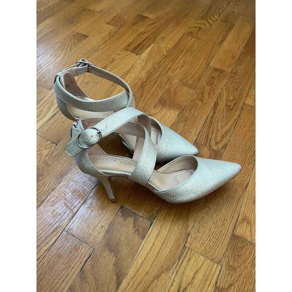 Kelly & Katie Maryrae Silver Metallic Crossover Strap Pointed Pumps Size 7.5 - Picture 1 of 11